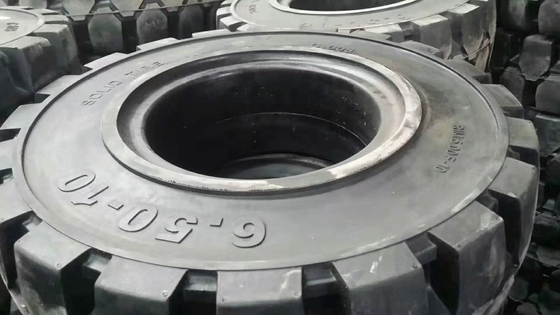 Pneus pour chariots élévateurs industriels