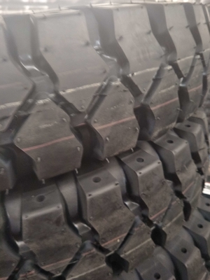Pneus pour chariots élévateurs industriels