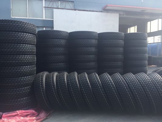 PNEU DE CAMION LOURD 1200R20